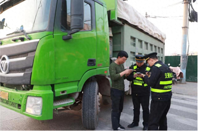 北京市交通部门持续开展道路运输货物遗撒专项执法检查